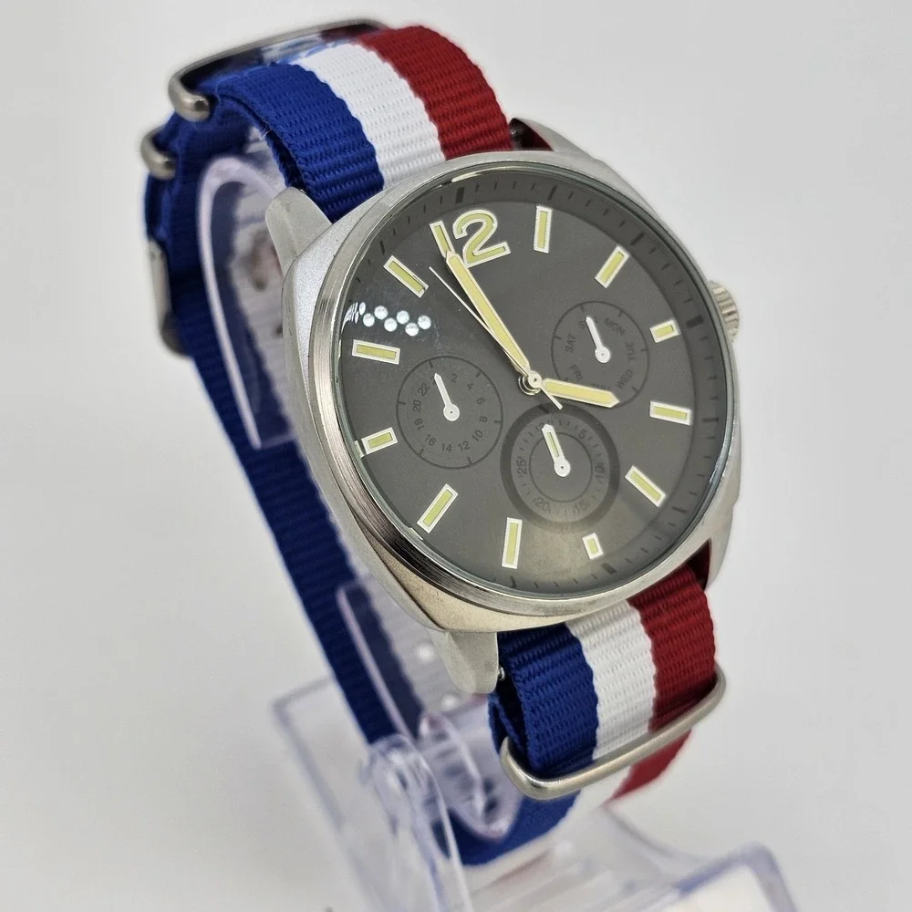 42MM Men's Watch Gray Dial Case New‎ Blue White Red Nylon Band New Battery